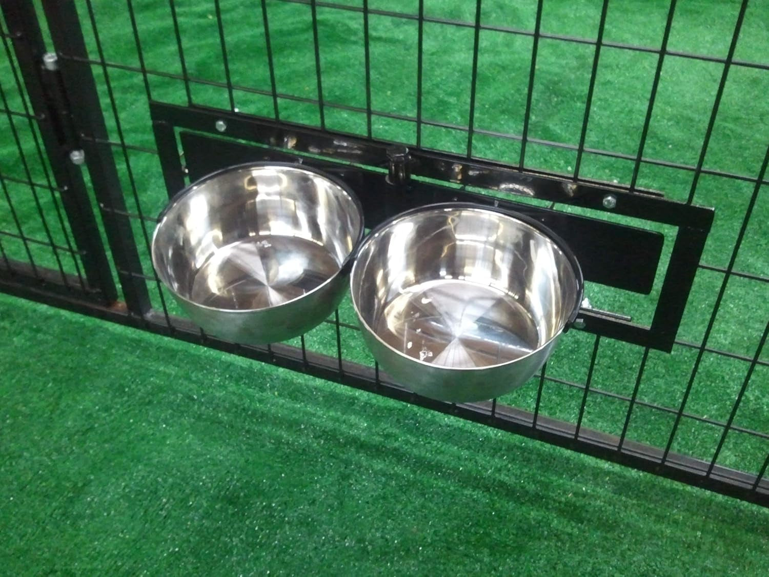 dog-feeding-watering-swivel-bowl-bracket-metal-bowls