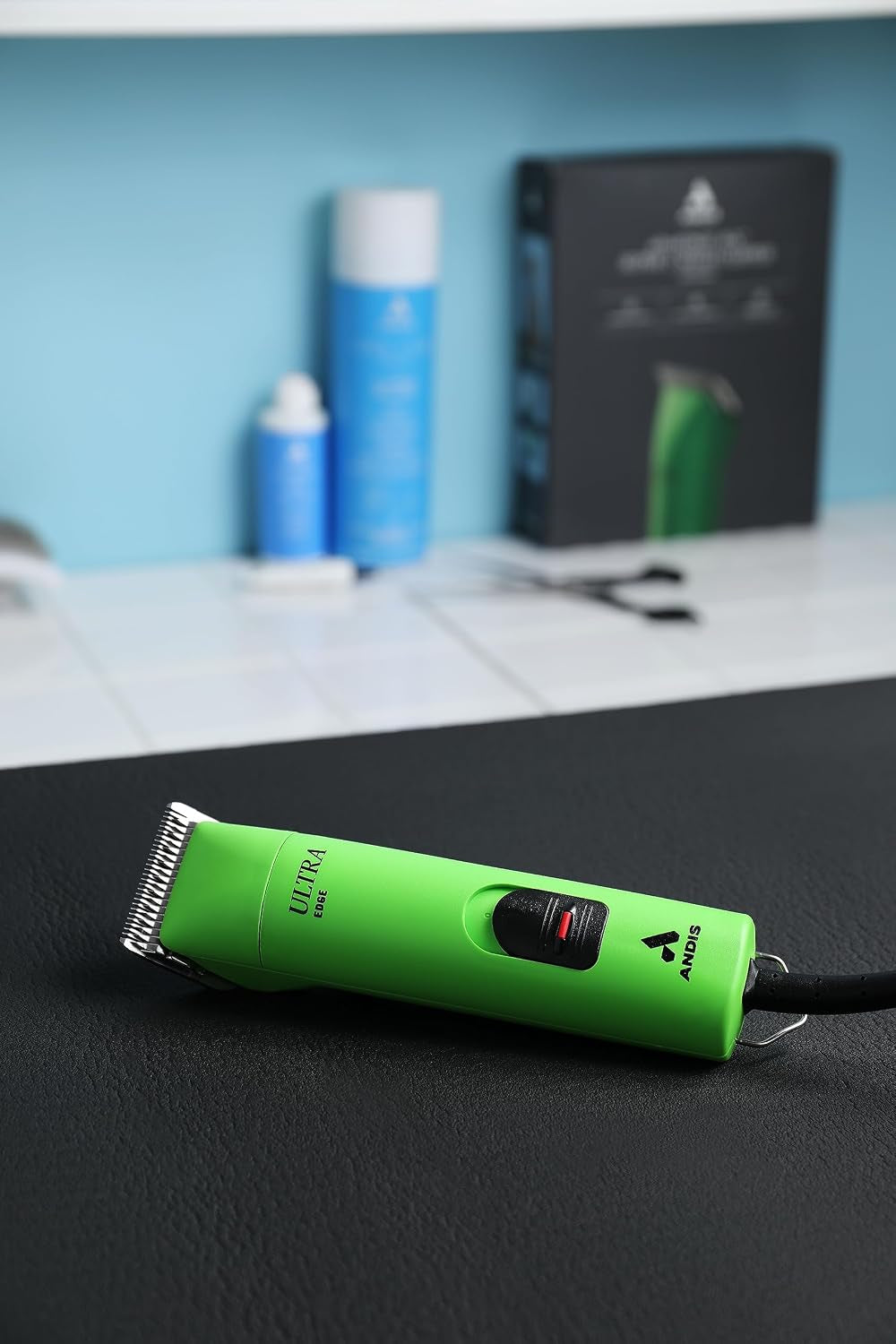 andis-professional-ultraedge-super-2-speed-detachable-blade-dog-pet-clipper-rotary-motor-with-shatter-proof-housing-runs-calm-silent-14-inch-cord-for-all-dog-coats-breeds-120-volts-green