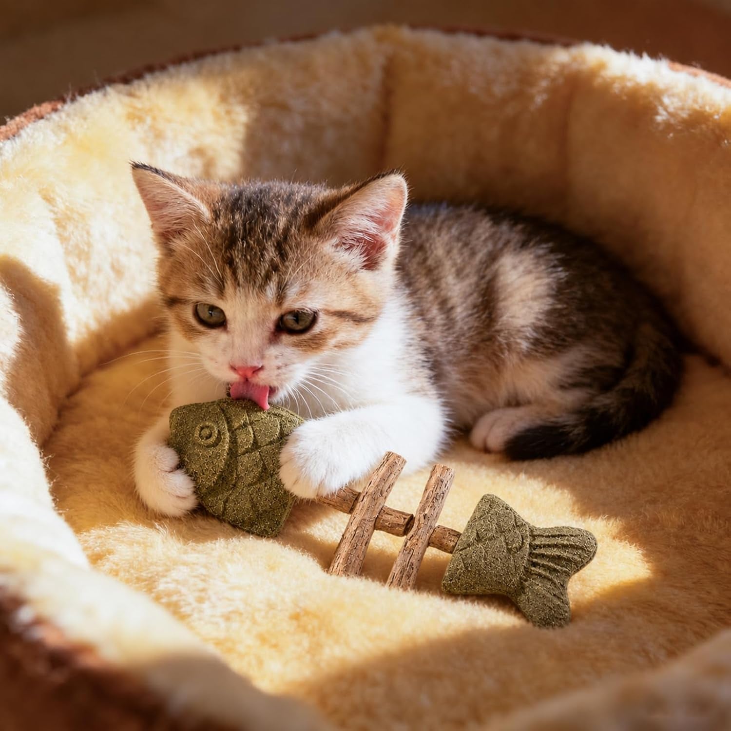 3pcs-catnip-and-silvervine-chew-fishbone-cat-dental-chew-toy-cat-chew-stick-for-teething-boredom-relief-daily