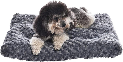 Amazon Basics Washable Cat and Dog Bed and Crate Pad, Indoor, Easy to Clean, 23" X 18" X 2.5", Gray1