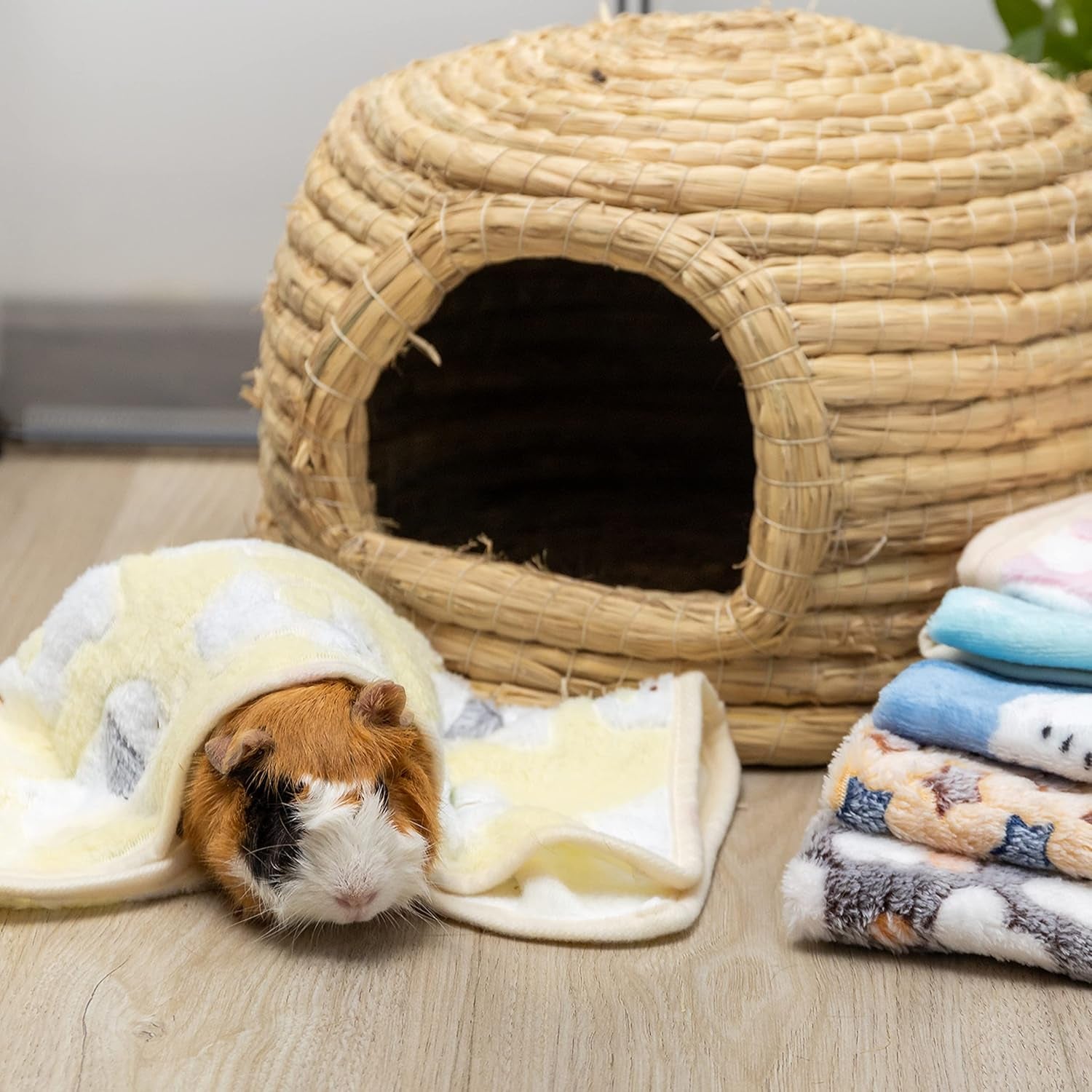 cusozwo-guinea-pig-bedding-mat-6-pack-soft-fleece-small-pet-blankets-washable-small-animal-cage-liners-sleep-mat-accessories-for-rat-rabbit-hamster-hedgehog-13-7x13-7in