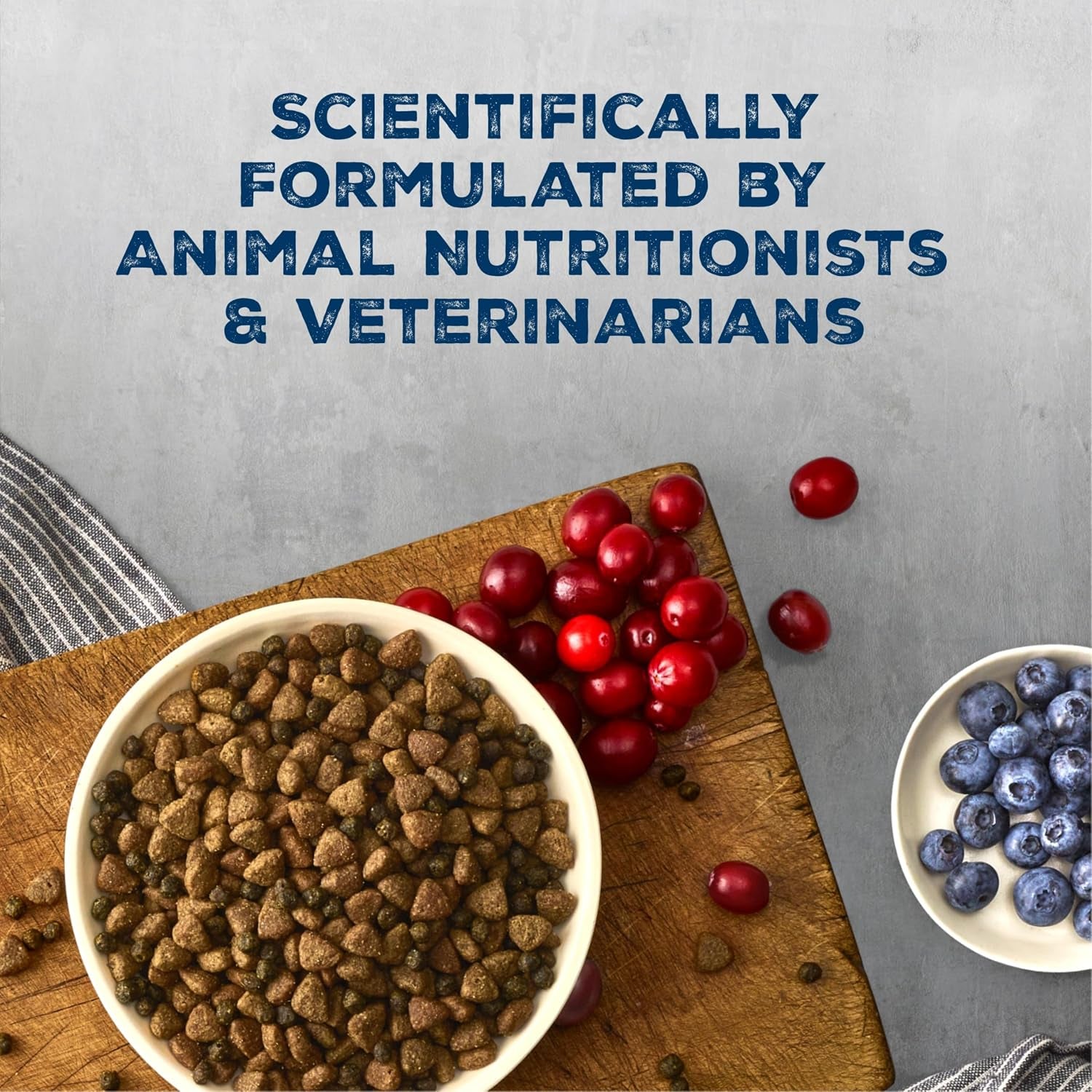 blue-buffalo-wilderness-chicken-small-breed-adult-dry-dog-food-with-wholesome-grains-antioxidant-rich-fruits-veggies-41g-protein-supports-high-energy-needs-natural-ingredients-4-5-lbs