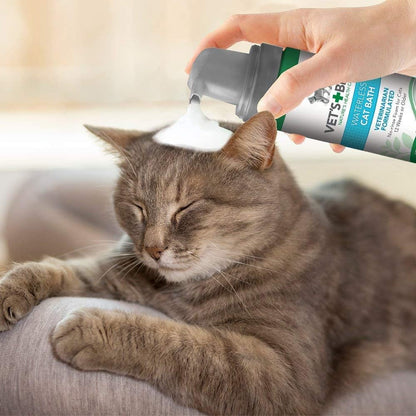 Vet'S Best Waterless Cat Bath Dry Shampoo, No-Rinse Formula, 4 Oz | No-Rinse Dry Shampoo, Veterinarian Formulated, Refreshes Coat & Controls Odor, Gentle Grooming for Cats & Kittens4