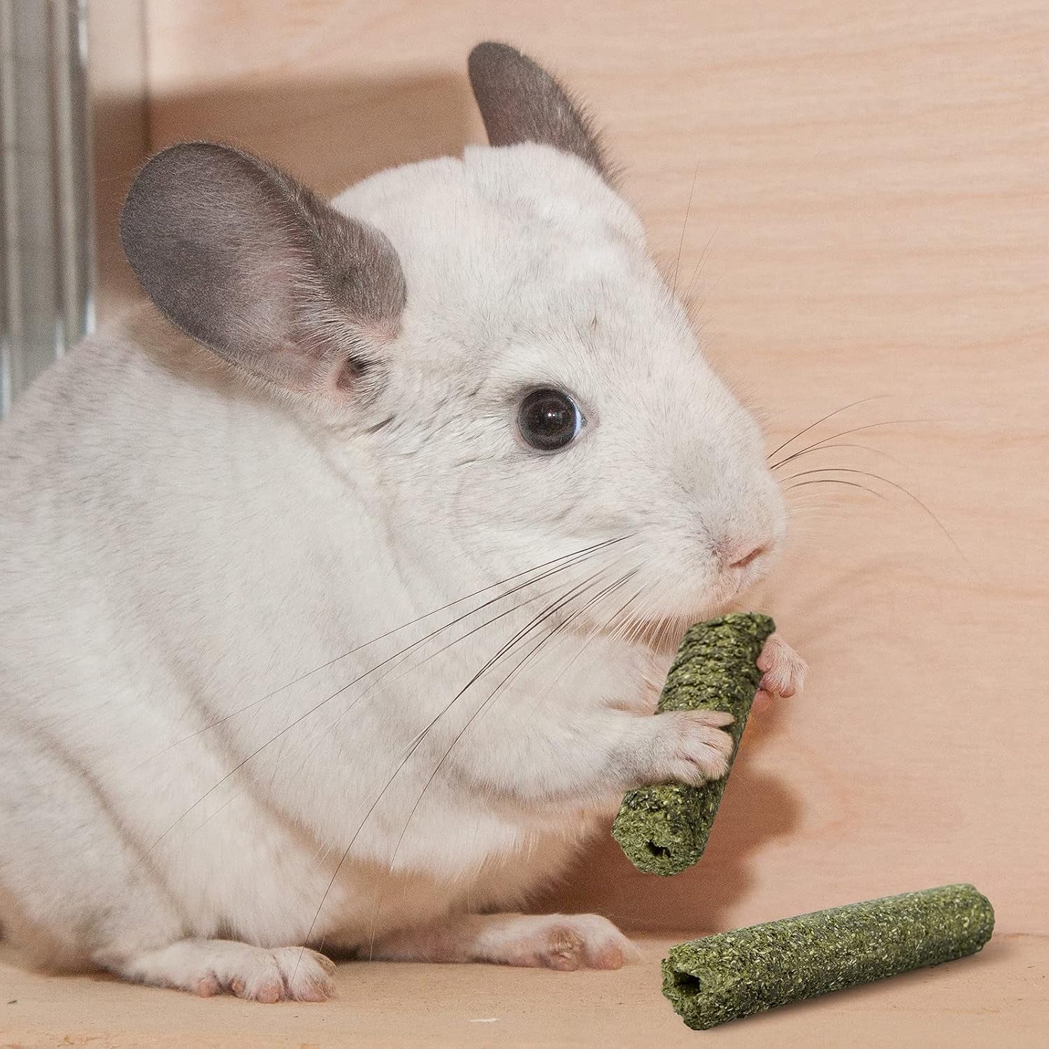 niteangel-20pcs-natural-timothy-hay-sticks-timothy-molar-rod-for-rabbits-chinchilla-guinea-pigs-and-other-small-animals-helps-alleviate-teeth-grinding-reduces-boredom-fun-safe-snack-treats-for-chinchilla-guinea-pig-rabbit-and-other-small-pet