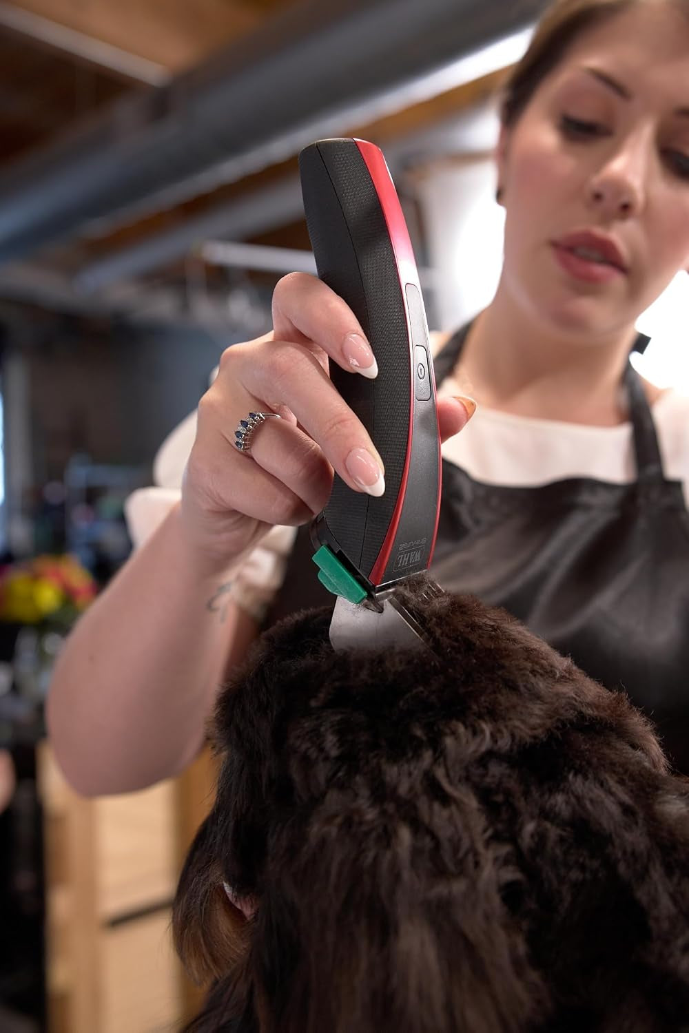 wahl-pro-animal-bravura2-cordless-professional-pet-clipper-for-dogs-cats-horses-multi-speed-durable-easy-to-carry-usb-charging-travel-friendly-comfortable-grip-brilliant-rose