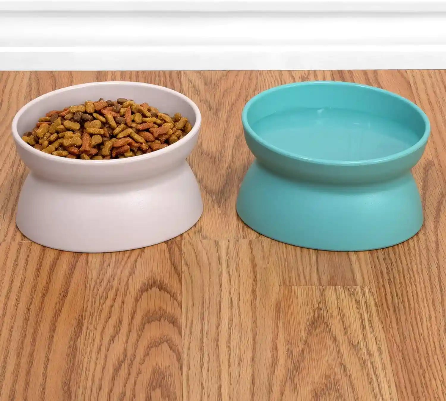 elevated-pet-bowls-for-food-and-water-ideal-for-cats-and-dogs-placed-on-wooden-floor