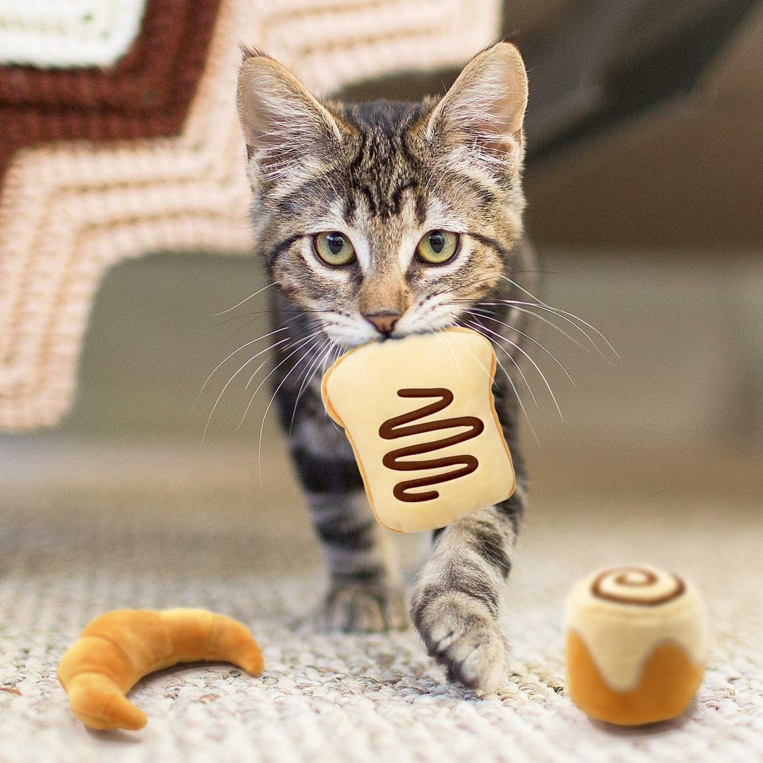 ciyvolyeen-6-pack-plush-bread-catnip-toys-for-indoor-cats-interactive-cat-toy-soft-plush-organic-catnip-bite-resistant-boredom-relief-bread-shapes-trigger-natural-predatory-play