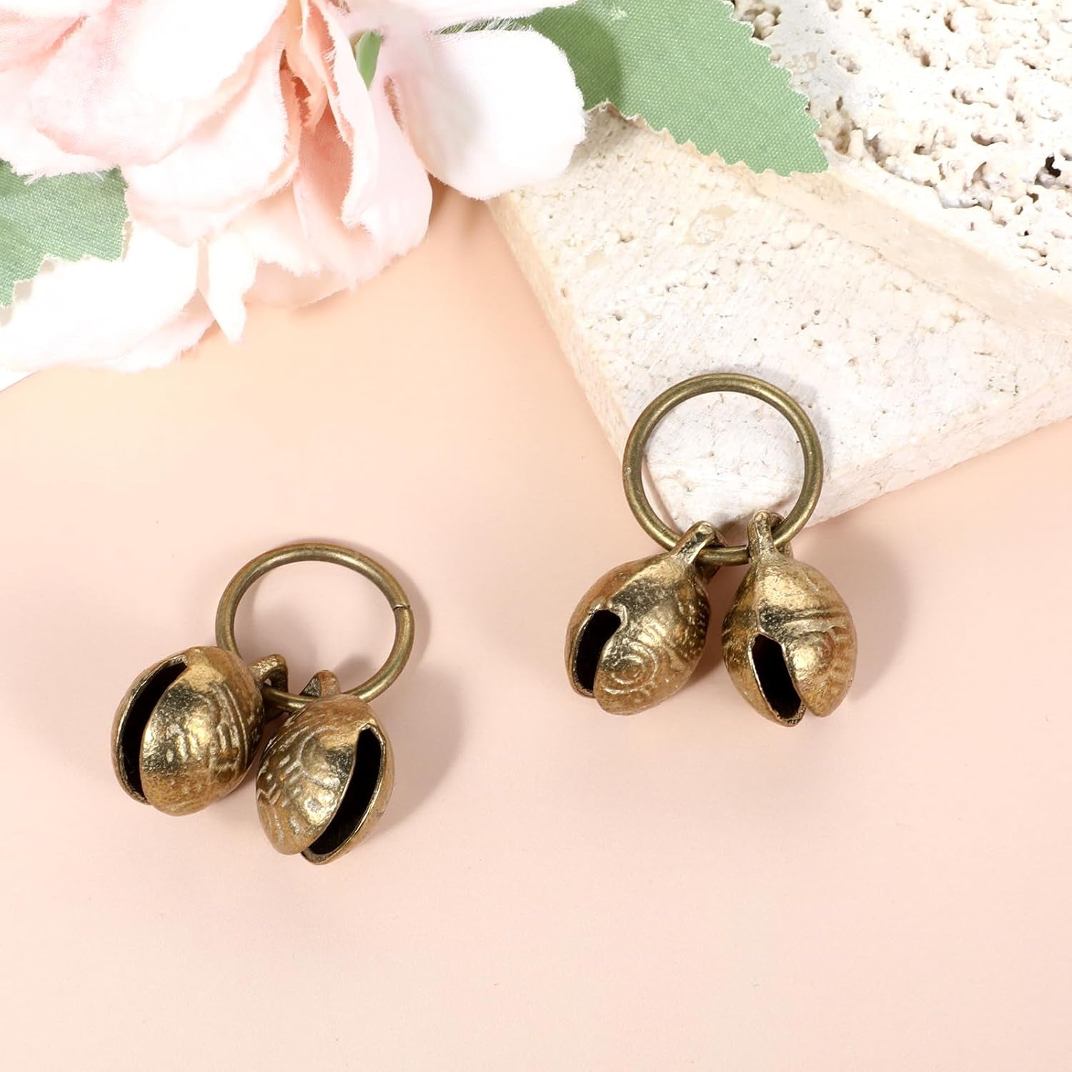 styquenzer-copper-bell-for-dog-collar-4-pcs-brass-dog-bells-extra-loud-collar-bell-for-pet-tracking-anti-lost-training-pets-pendant-accessories-anti-theft-bells-for-little-dogs-cats