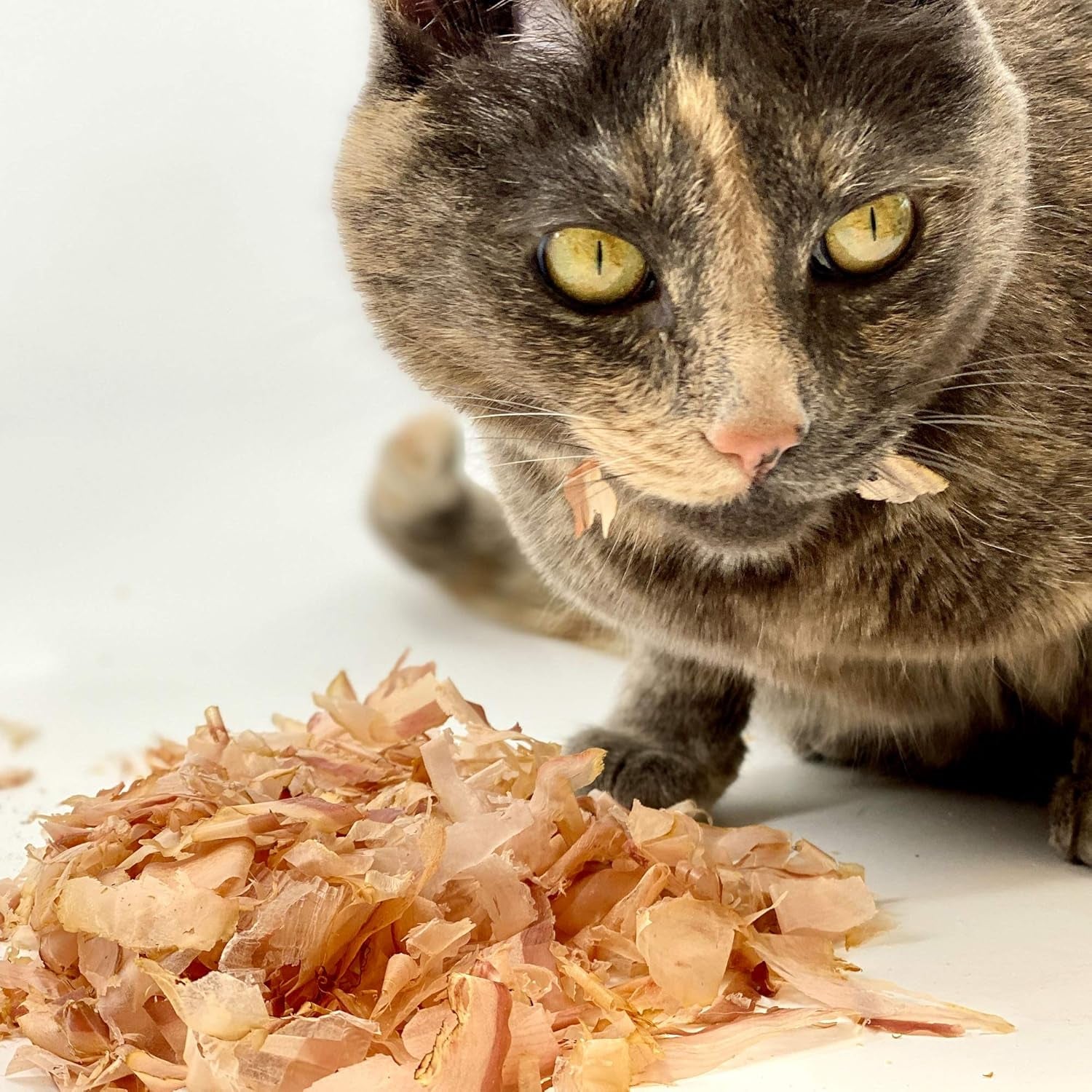 cat-sushi-bonito-flakes-classic-cut-0-7oz