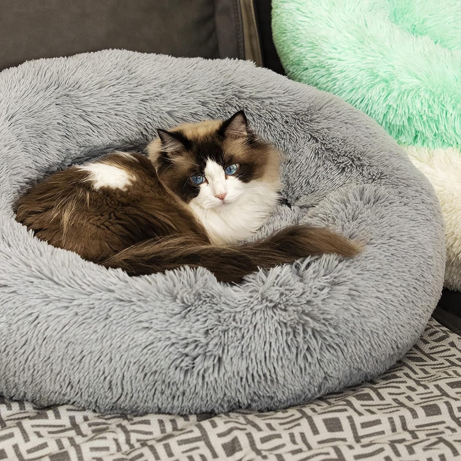 anti-anxiety-round-fluffy-plush-faux-fur-warm-washable-dog-bed-cat-bed-original-bed-for-small-medium-large-pets-used-to-relieve-joints-and-improve-sleep-20-24-27-24-light-grey