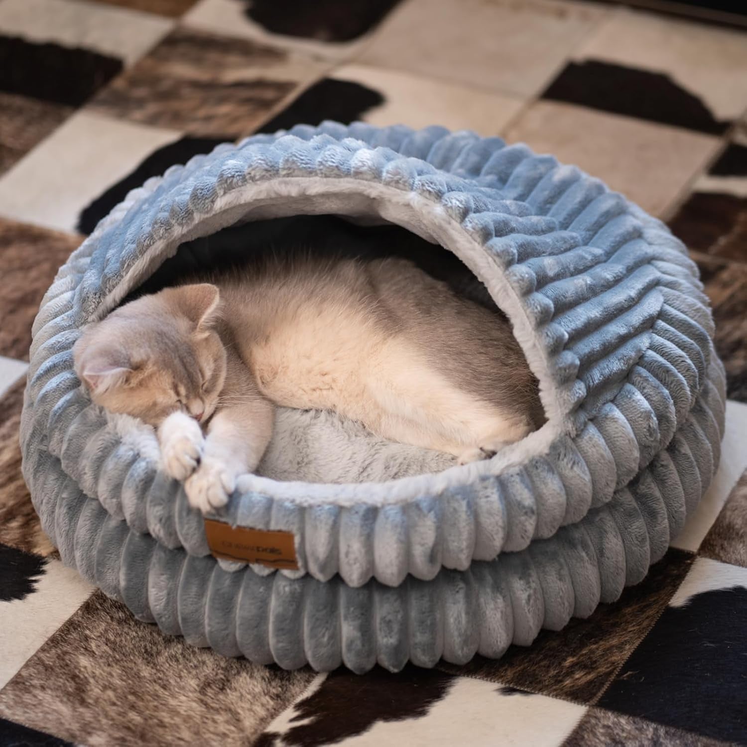 cheerpals-cat-cave-bed-for-indoor-cats-washable-covered-cat-bed-hooded-kitty-bed-soft-fluffy-pet-bed-for-puppy-and-small-dogwhite